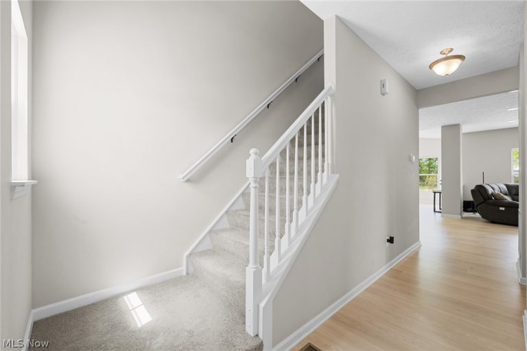 6800 Hatching Way, North Ridgeville, OH - Photo 4