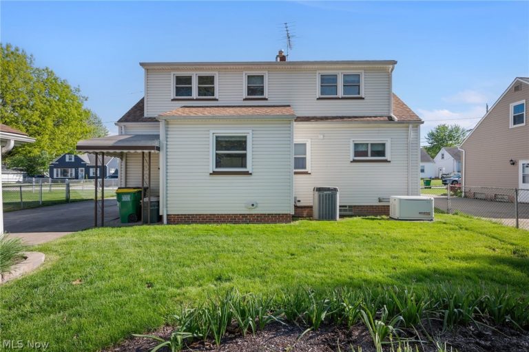 30401 Harrison Street, Willowick, OH - Photo 2
