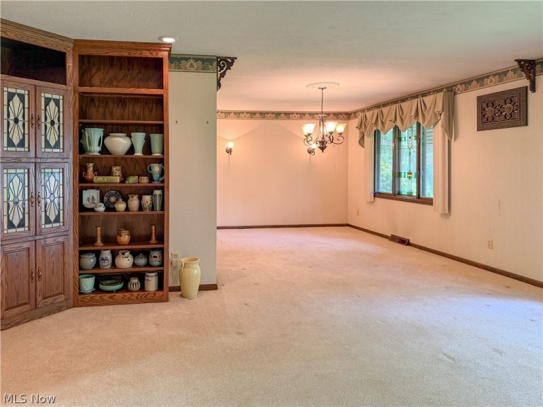 3516 Meadowbrook Drive, Lorain, OH - Photo 4