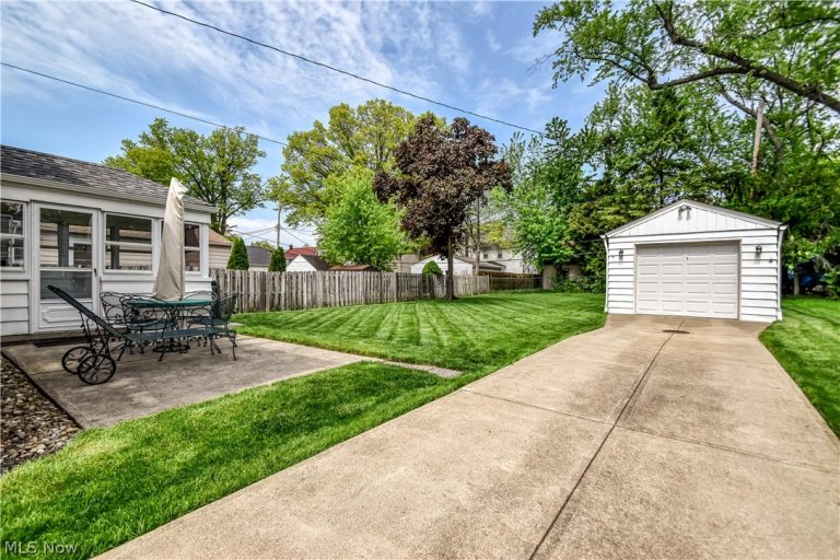 1785 Idlehurst Drive, Euclid, OH - Photo 3