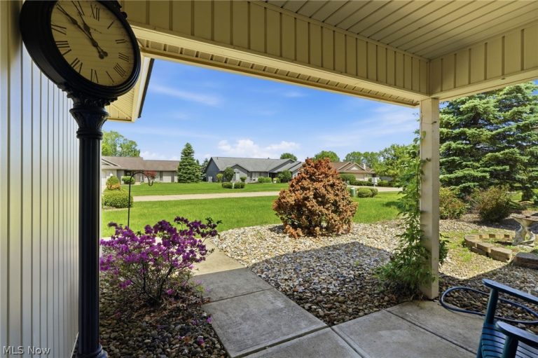 33037 Pebblebrook Drive, North Ridgeville, OH - Photo 4