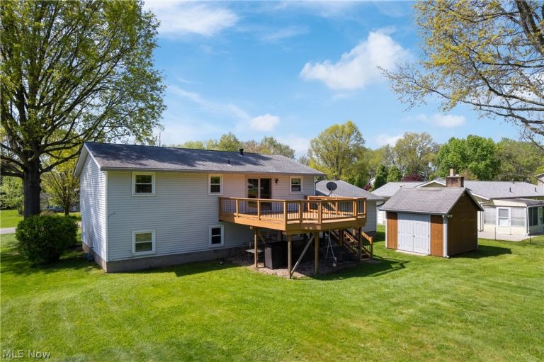 11074 Sagebrush Avenue, Uniontown, OH - Photo 5