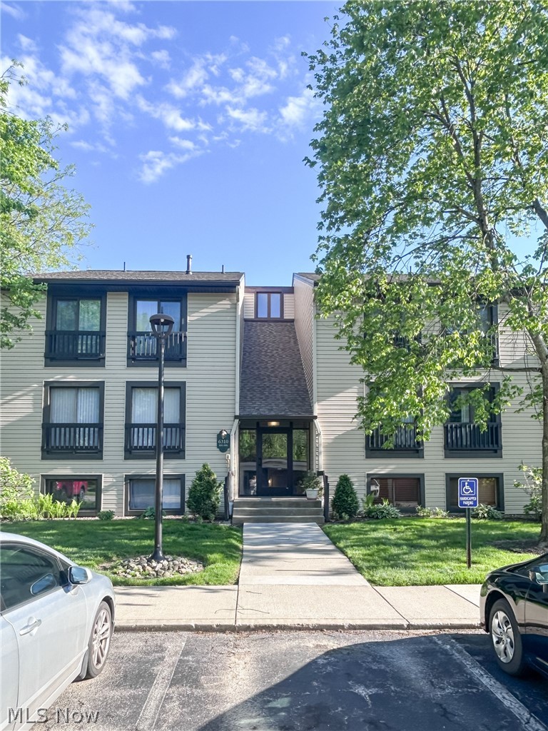 6310 Greenwood #105, Northfield, OH, 44067