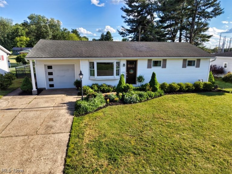 1321 Moccasin Lane, Coshocton, OH, 43812