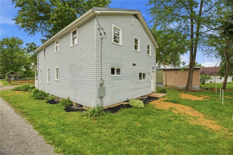 113 Washington St, Elizabeth, WV - Photo 3