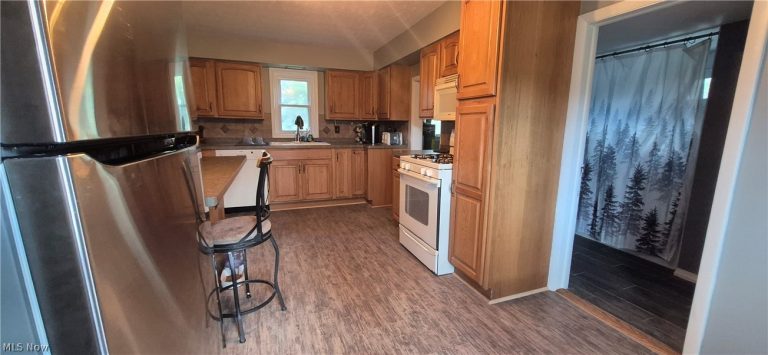 1263 Royalwood Road, Broadview Heights, OH - Photo 3