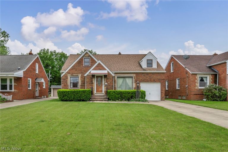 28110 Lake Shore Boulevard, Euclid, OH - Photo 2