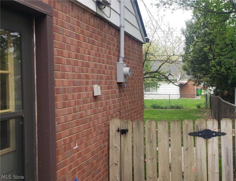 670 Walnut Drive, Euclid, OH - Photo 8