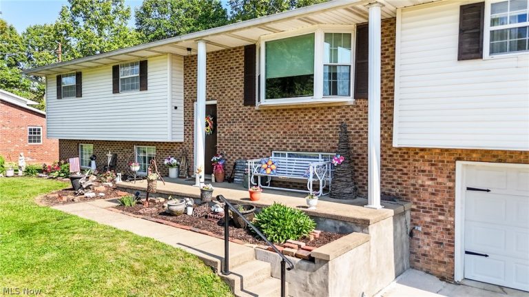 44 Teri Lane, Little Hocking, OH - Photo 2
