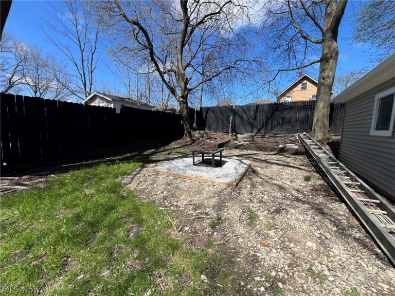1395 Goodyear Boulevard, Akron, OH - Photo 4
