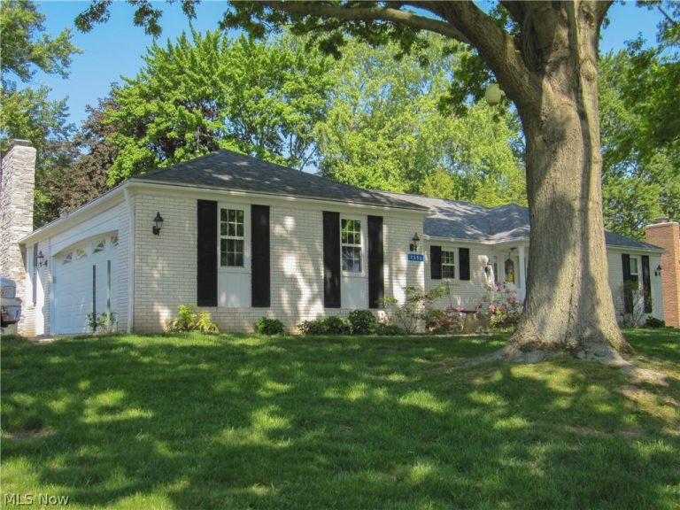 7351 Starcliff Avenue, North Canton, OH, 44720