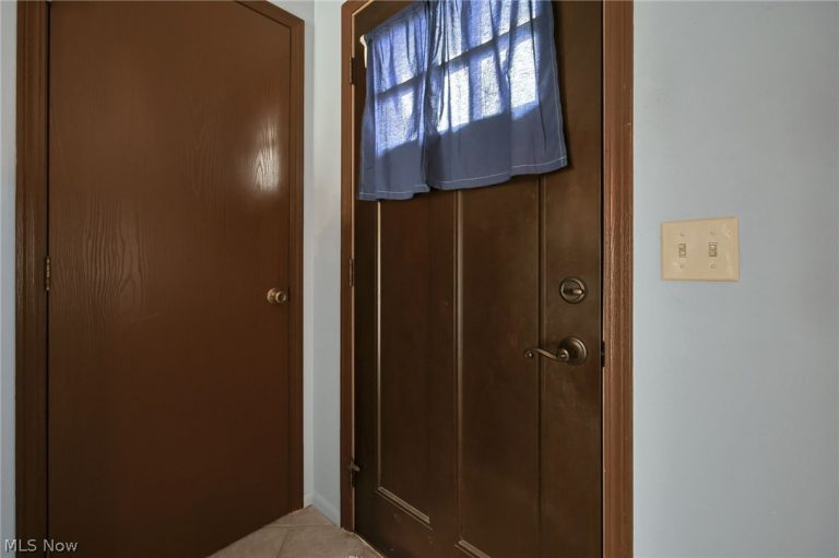 2397 Adamsville Road, Zanesville, OH - Photo 6