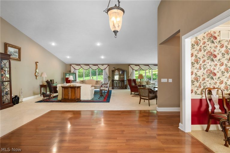 3200 Croydon Drive, Canton, OH - Photo 6