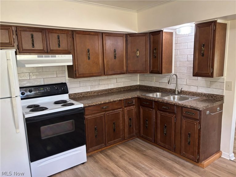 300 Henry, East Liverpool, OH - Photo 4