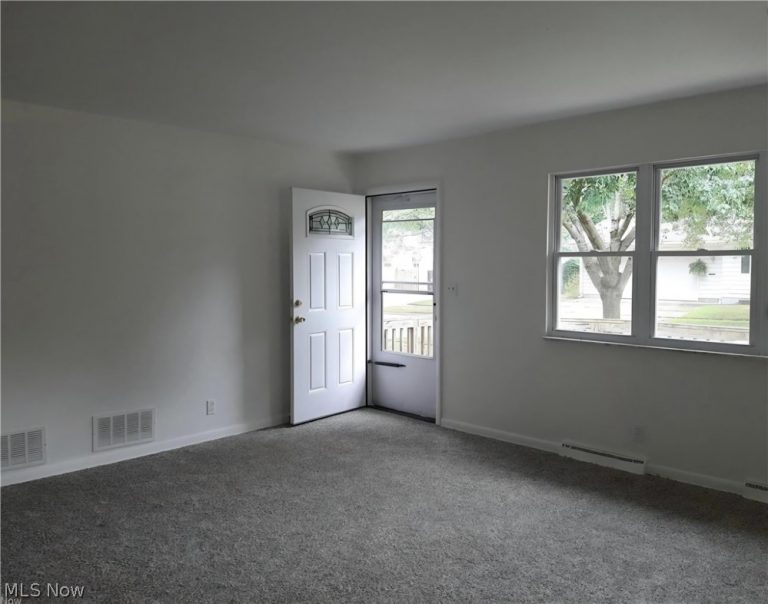 1273 Barcelona Drive, Akron, OH - Photo 6