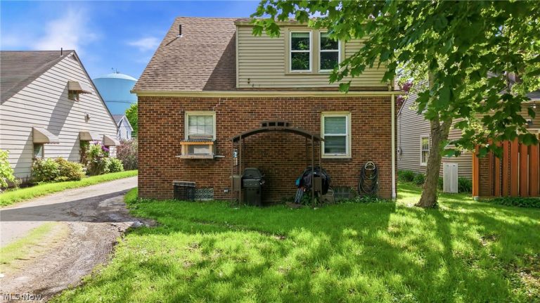 210 5th Avenue, Hubbard, OH - Photo 4