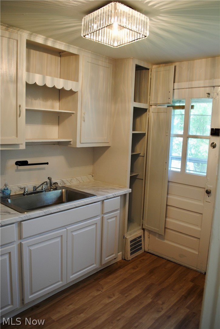 1527 Babbitt Road, Euclid, OH - Photo 8