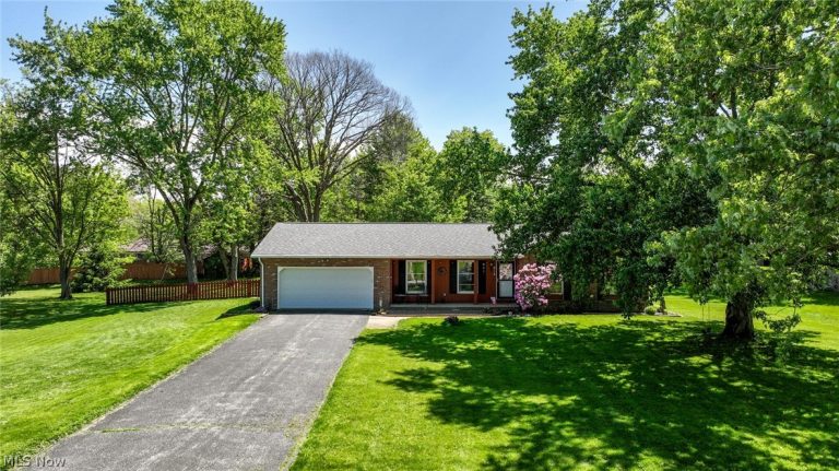 614 Hidden Valley Road, Cuyahoga Falls, OH - Photo 5