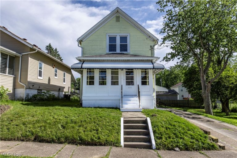 1304 Nestor Avenue, Akron, OH - Photo 2