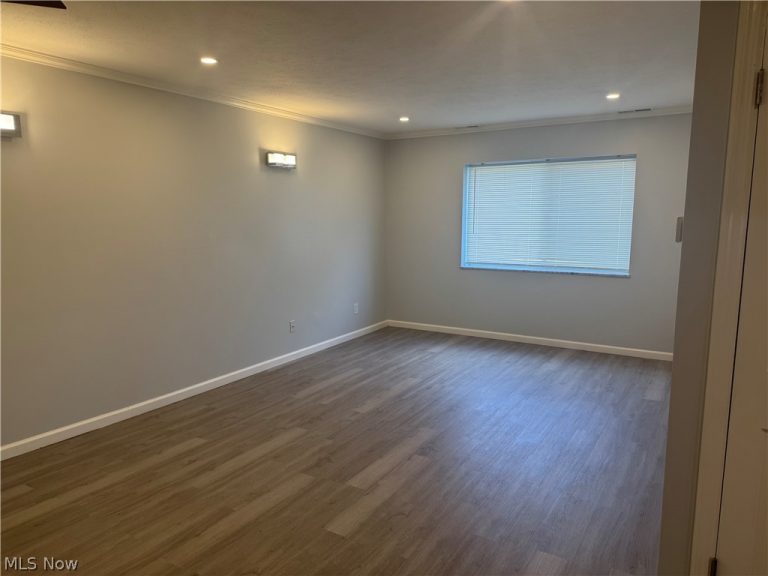 25735 Lorain Road #304, North Olmsted, OH - Photo 2