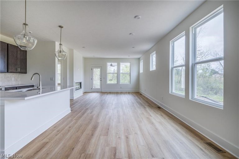 2085 Glenmont Drive, Brunswick, OH - Photo 5