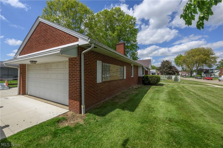 1107 4th Street, Massillon, OH - Photo 3
