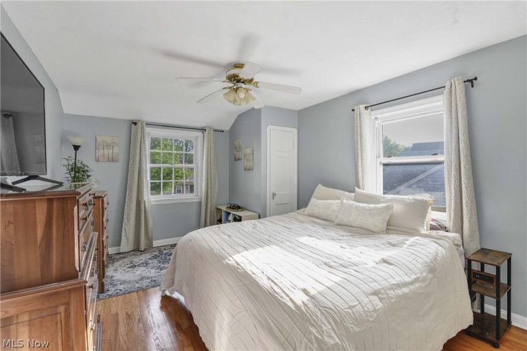 15027 Rosemary Avenue, Cleveland, OH - Photo 4