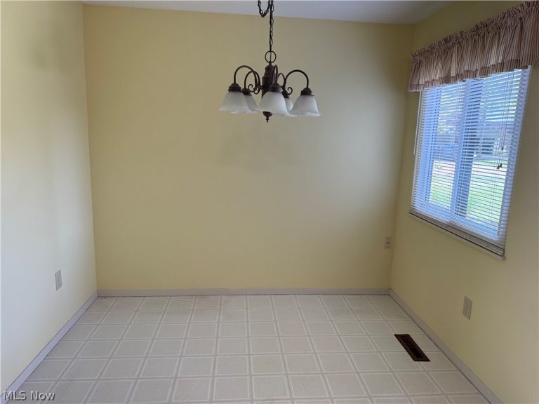 19281 Idlewood Trail, Strongsville, OH - Photo 4