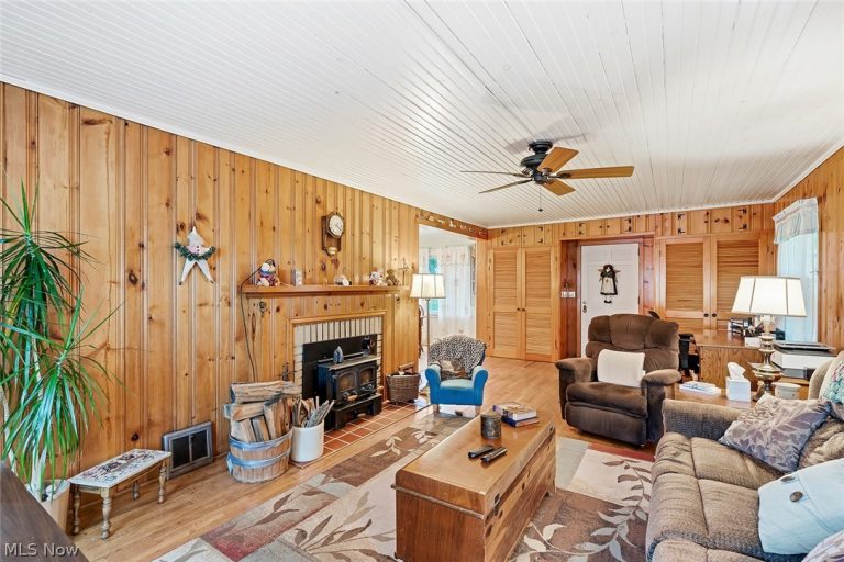 539 Secrist Lane, Girard, OH - Photo 2