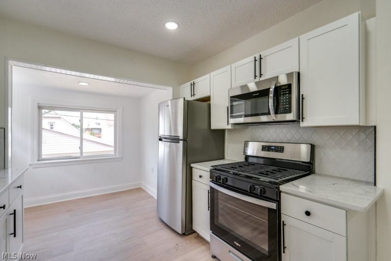 2406 Tampa Avenue, Cleveland, OH - Photo 3
