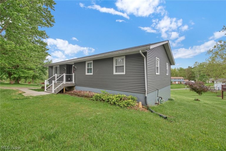 3285 Lakewood Drive, Zanesville, OH - Photo 4