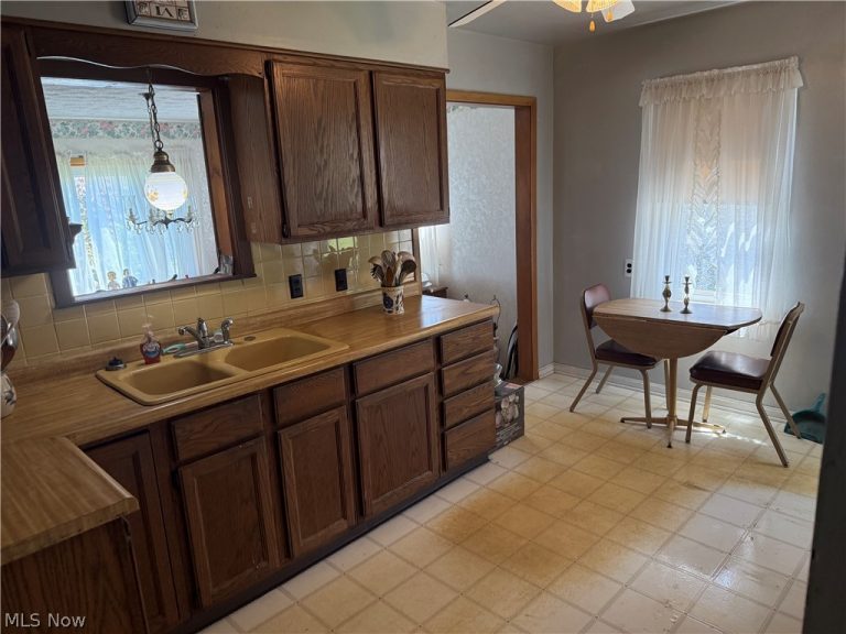 533 Forest Hill Drive, Youngstown, OH - Photo 4