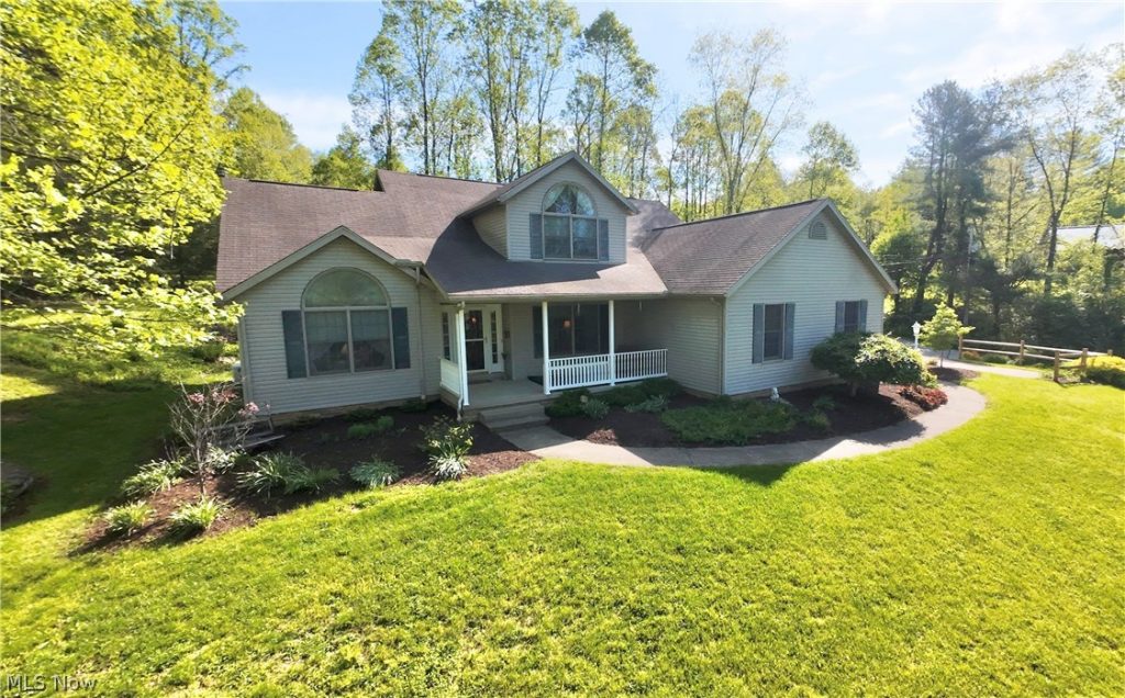 7714 Lucerne Dr, Millersburg, OH