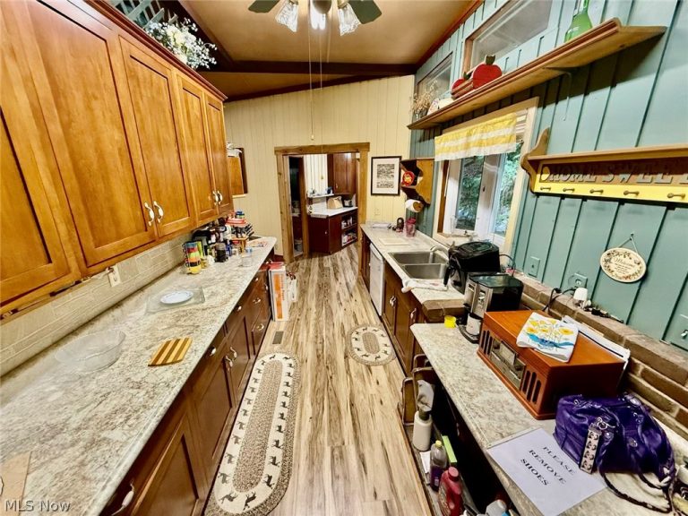 9090 Peasley Road, Brownhelm, OH - Photo 6