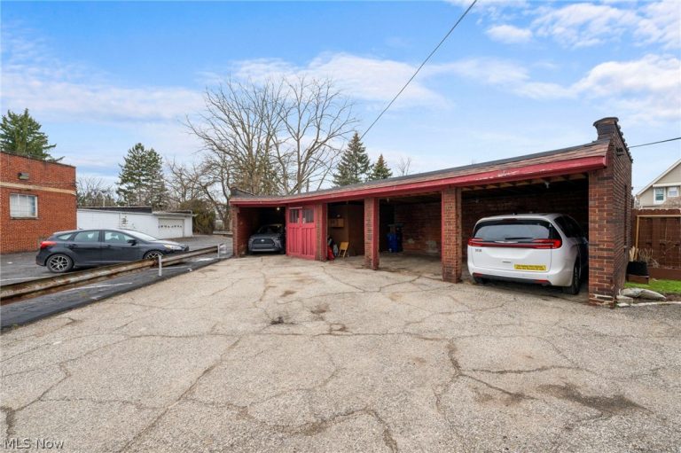 4764 Pearl Road, Cleveland, OH - Photo 5