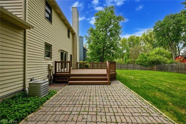 8460 Old Post Road, Olmsted Falls, OH - Photo 6