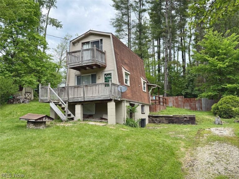 2087 Vesper Road, Carrollton, OH, 44615