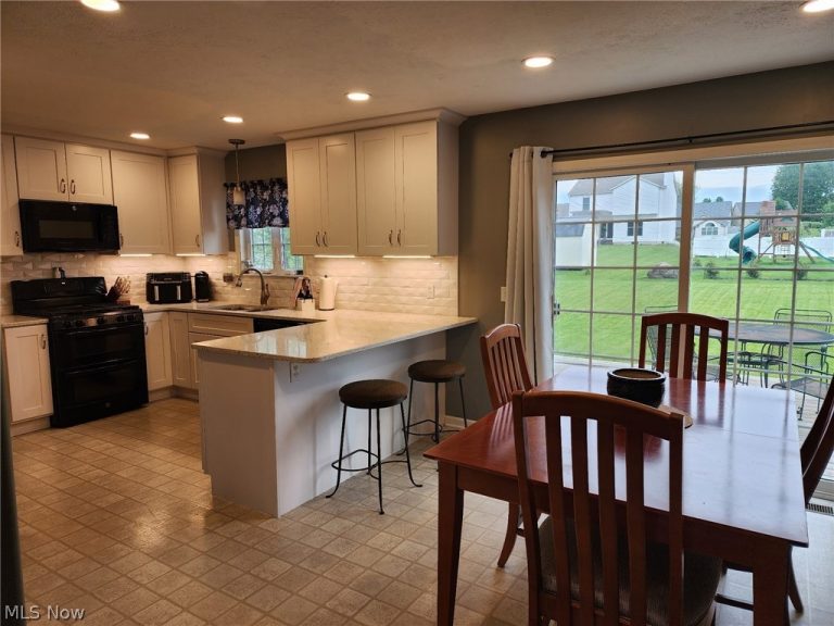 11270 Grand Valley Drive, Uniontown, OH - Photo 6
