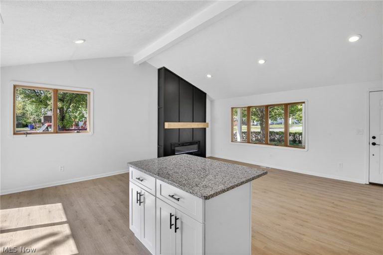 6525 Sandfield Drive, Brook Park, OH - Photo 5