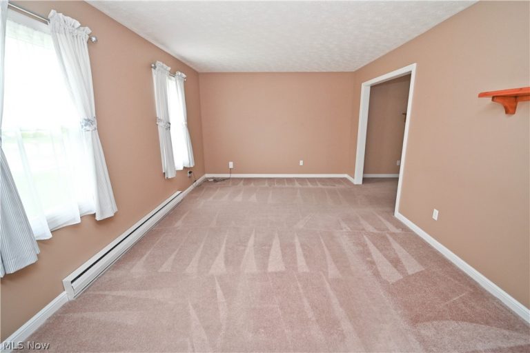 5618 London Drive, Austintown, OH - Photo 3