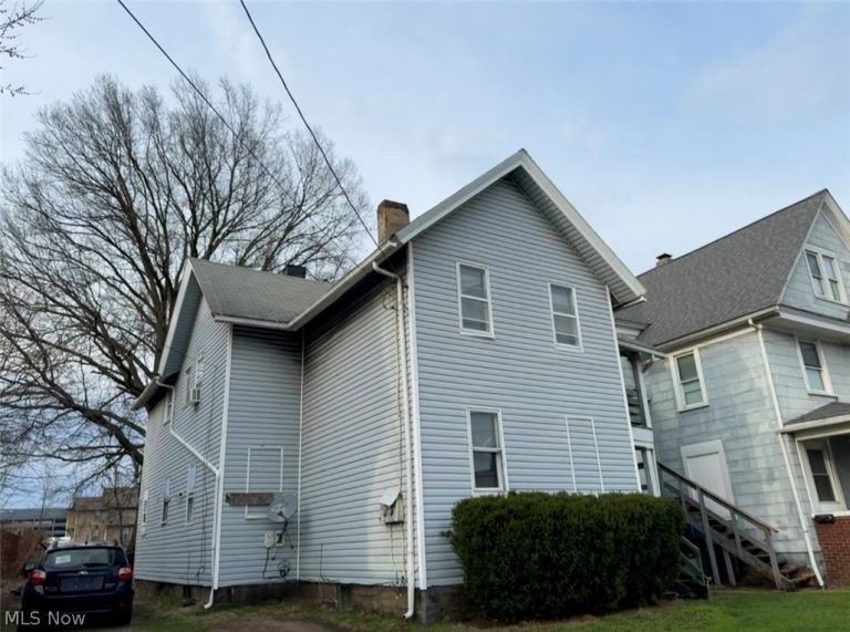 543 Buchtel Avenue, Akron, OH - Photo 2