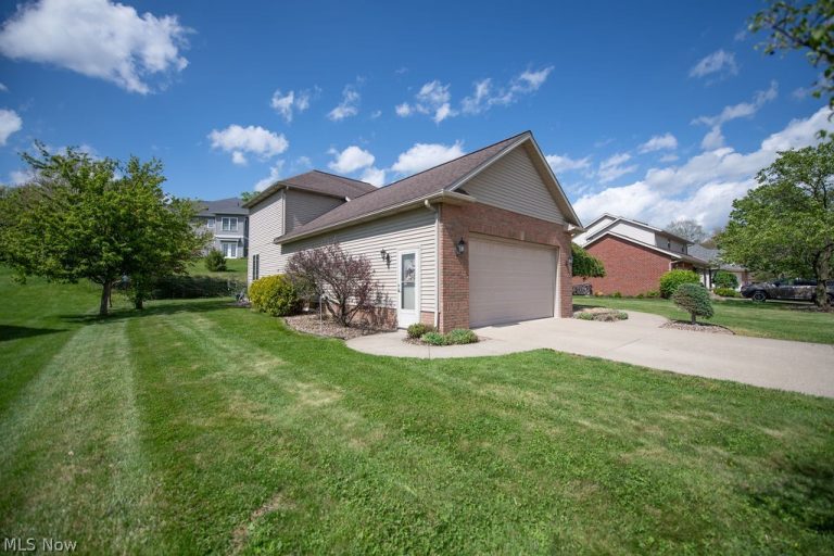 113 Howard Drive, Dover, OH - Photo 6