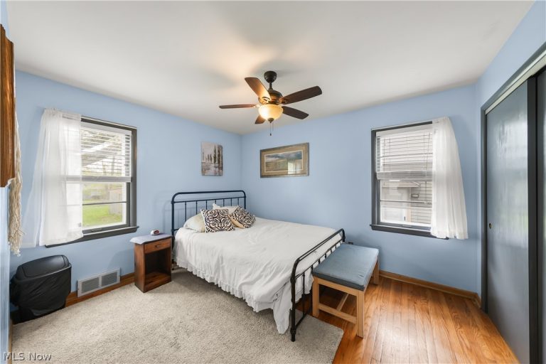 14902 James Avenue, Maple Heights, OH - Photo 5