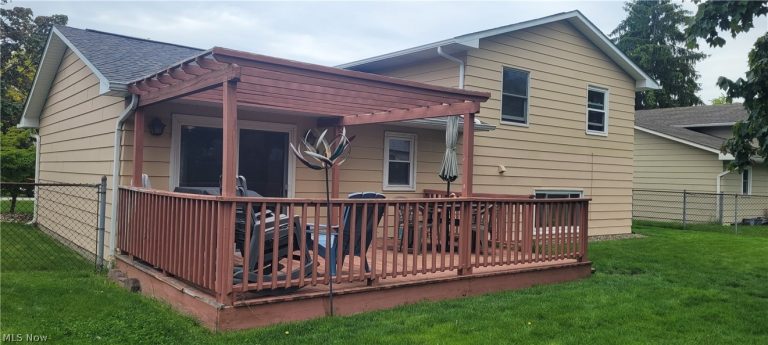 157 Hemlock Drive, Elyria, OH - Photo 4