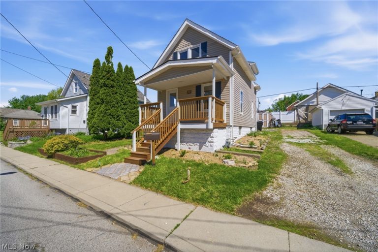 241 King Street, Fairport Harbor, OH - Photo 2