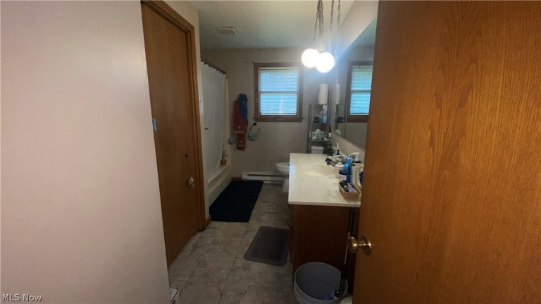 1326 Barclay Messerly Road, Leavittsburg, OH - Photo 6