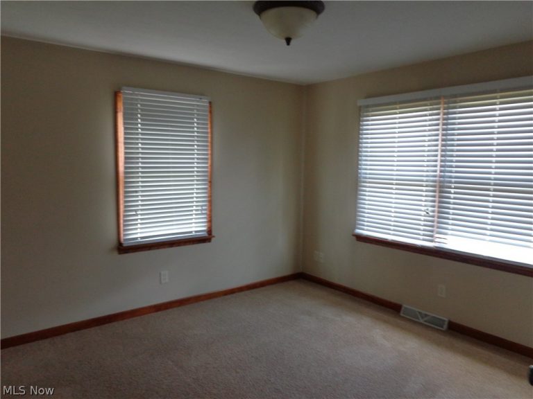 239 Aspen Drive, Dover, OH - Photo 6
