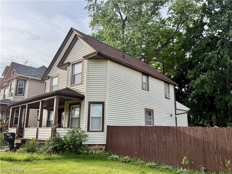 828 Broad Street, Elyria, OH - Photo 4