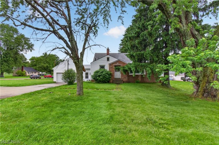1035 Genoa Avenue, Massillon, OH - Photo 3