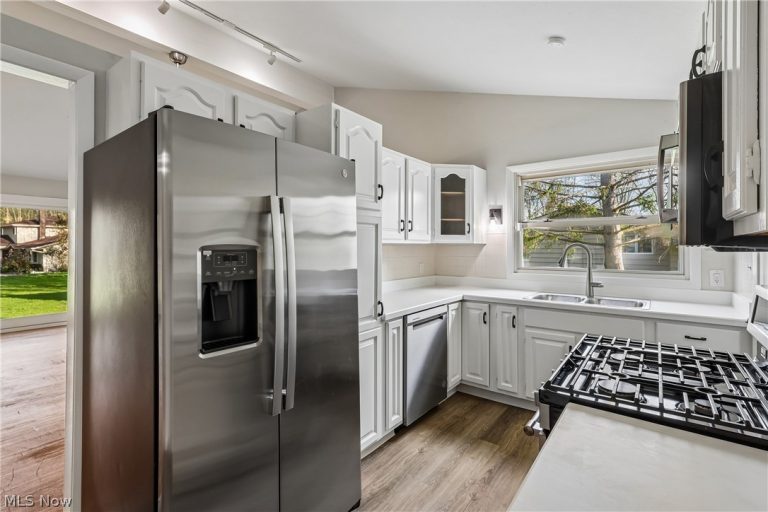 5995 Liberty Road, Solon, OH - Photo 2